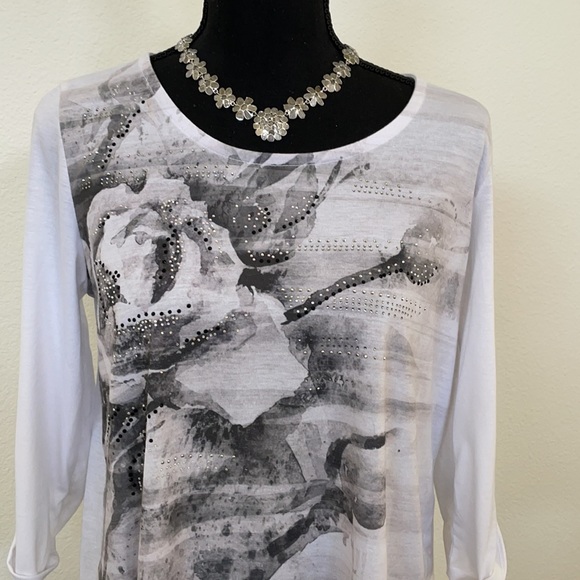 A.R.T.W. Rose Print White Top Size S - Picture 2 of 4